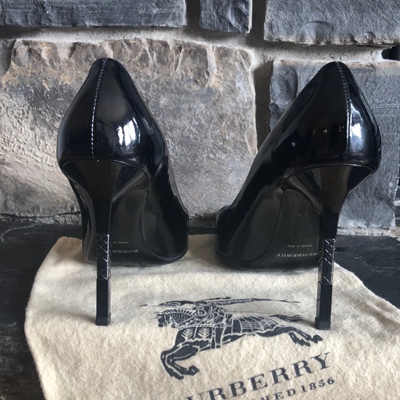 Burberry black patent leather pumps - Picture 8 of 8